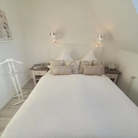 Garni Zur Linde Hotel 3*