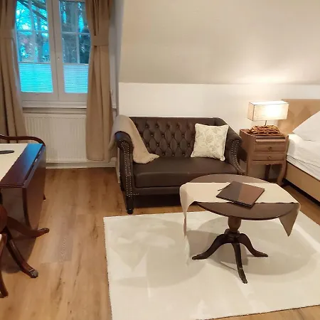 Garni Zur Linde Hotel 3*