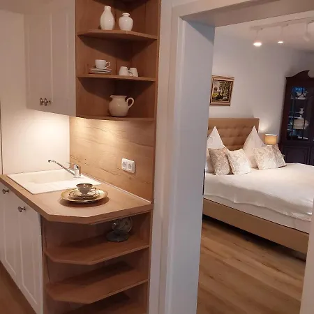 Hotel Garni Zur Linde 3*