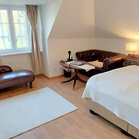 Garni Zur Linde Hotel 3*